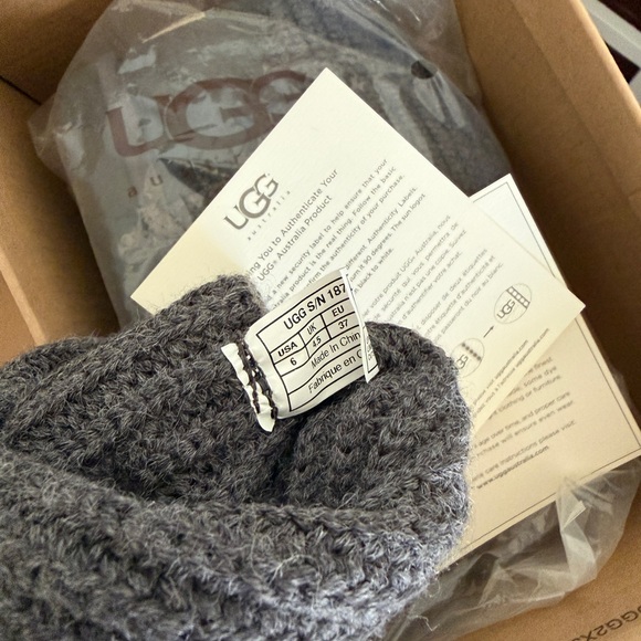 UGG Classic Cardi Button Grey Knit Boot - Picture 9 of 10